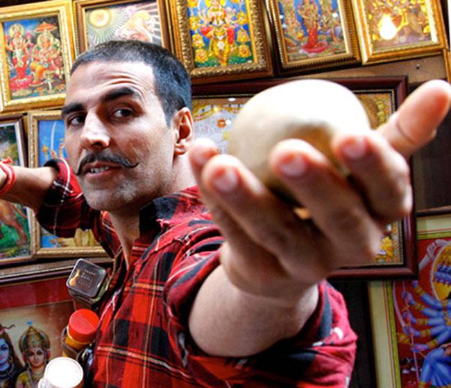 वो फिल्में जिनमें दाढ़ी-मूंछ के साथ कमाल के दिखे अक्षय...