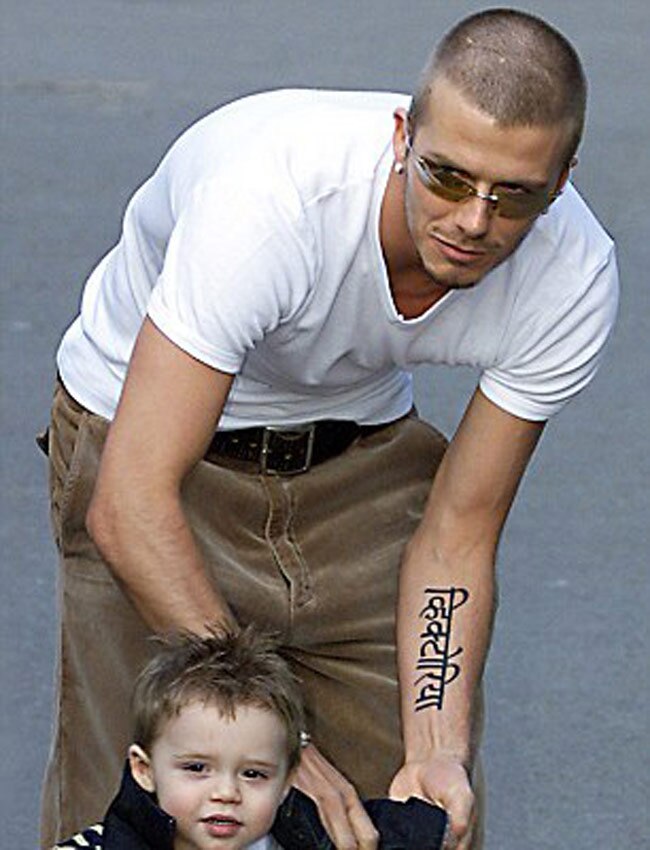 हिंदी दिवस: देसी-विदेशी स्टार्स के इंडियन टैटू