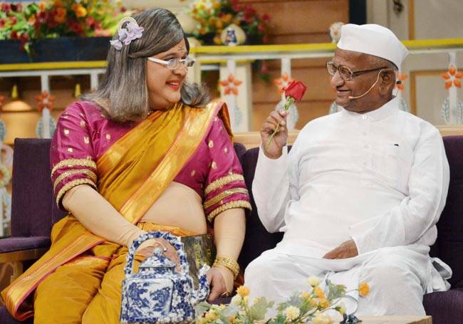 कपिल के शो पर अन्ना हजारे संग नानी का फ्लर्ट