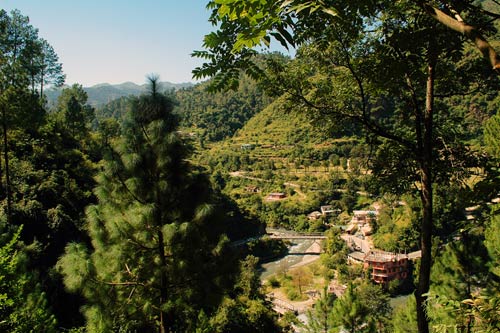 नैसर्गिक सौंदर्य से परिपूर्ण है हिमाचल प्रदेश