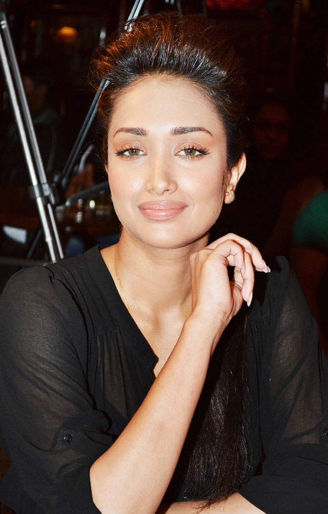 जिया खान मामले में नया खुलासा, तस्वीरों में देखें इस हसीना की जिंदगी का सफरनामा