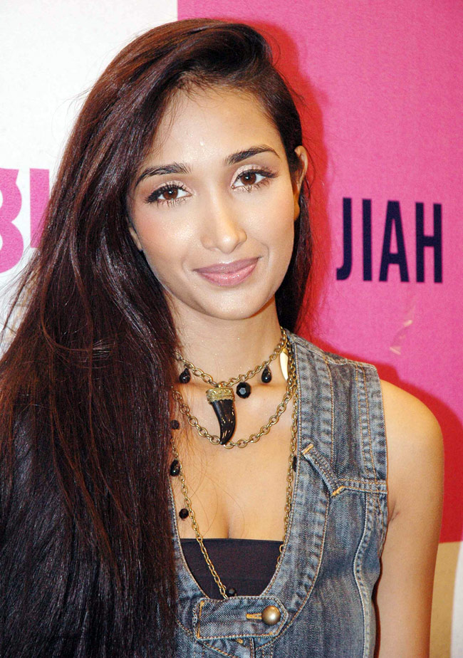 जिया खान मामले में नया खुलासा, तस्वीरों में देखें इस हसीना की जिंदगी का सफरनामा