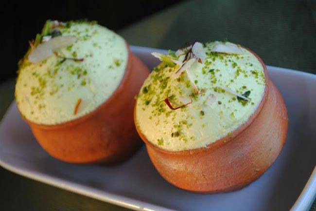 जानें, गजानन को क्यों प्रिय है मोदक का भोग...