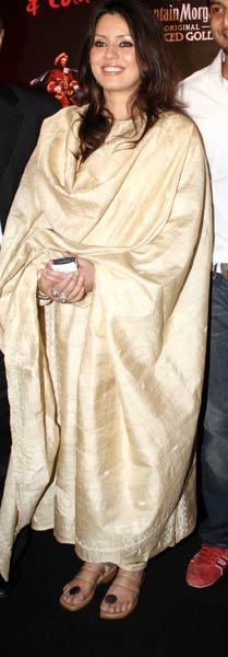 तस्वीरों में बर्थ डे गर्ल रितु चौधरी की 'महिमा' गाथा...