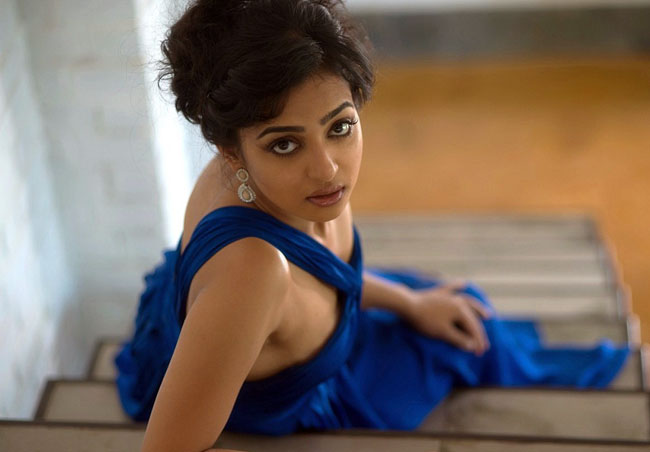 बर्थडे गर्ल राधि‍का आप्टे, जिनकी सिर्फ तस्वीरें ही नहीं फिल्में भी होती हैं लीक