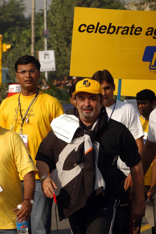 बॉलीवुड के 'चॉकलेटी क्यूट हीरो' ऋषि कपूर के B'day पर देखें उनकी अनदेखी तस्वीरें