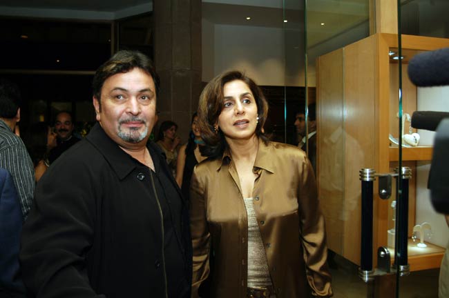 बॉलीवुड के 'चॉकलेटी क्यूट हीरो' ऋषि कपूर के B'day पर देखें उनकी अनदेखी तस्वीरें