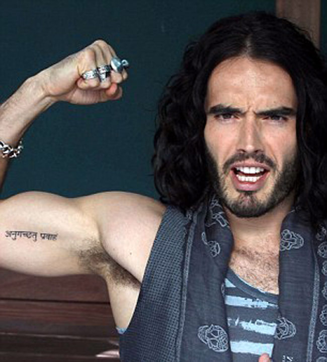 हिंदी दिवस: देसी-विदेशी स्टार्स के इंडियन टैटू