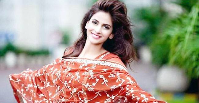 बॉलीवुड में एंट्री करने जा रही है यह खूबसूरत पाकिस्तानी एक्ट्रेस...