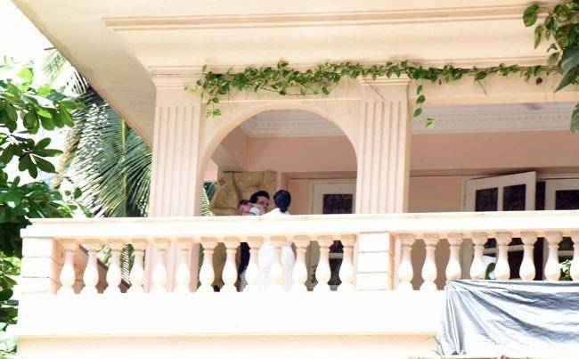 Cute बेटे लक्ष्‍य के साथ पापा तुषार की पहली तस्‍वीर आई सामने