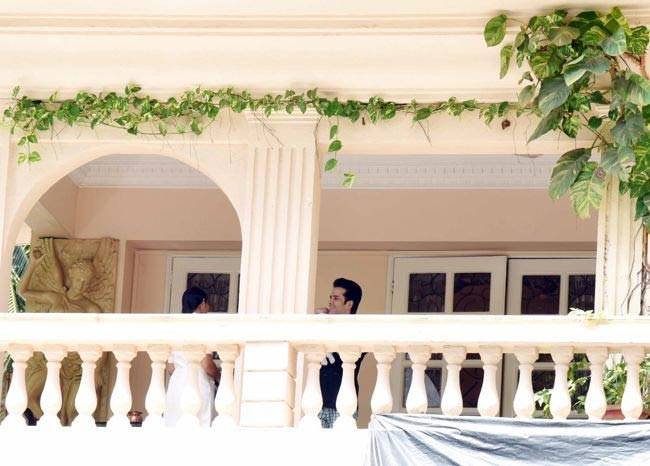 Cute बेटे लक्ष्‍य के साथ पापा तुषार की पहली तस्‍वीर आई सामने