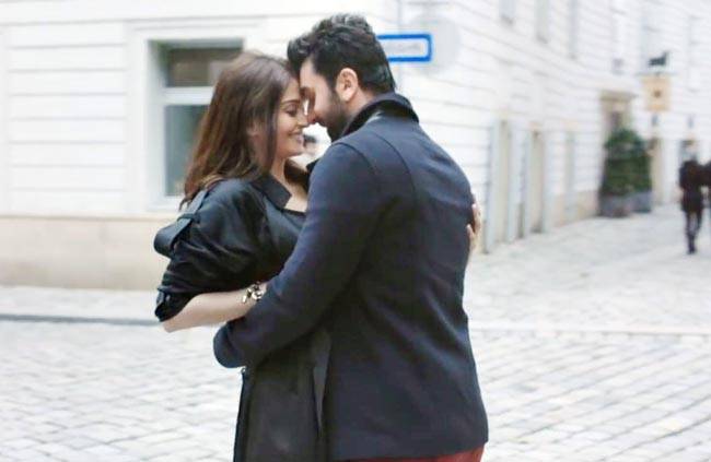 रणबीर-ऐश्वर्या का Hot Photoshoot और लव सीन्स उड़ा देंगे होश