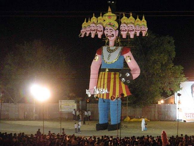 इन 10 जगहों पर रावण दहन नहीं, पूजन होता है...