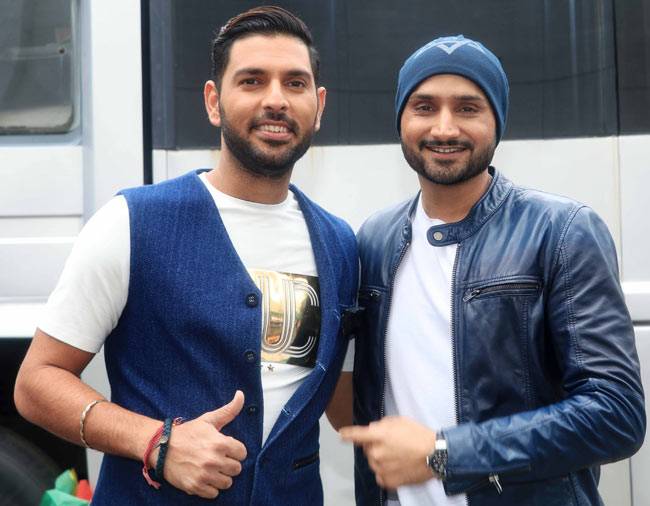 'यादों की बारात' में अमिताभ बच्चन और शत्रुघ्न सिन्हा पहुंचे...