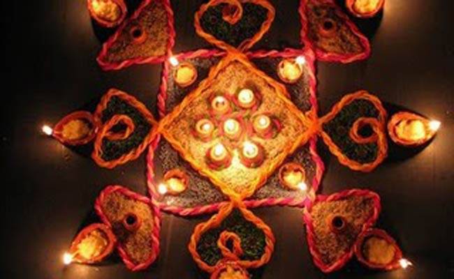 दिवाली पर इन 6 तरीकों से बनाएं सुंदर रंगोली...