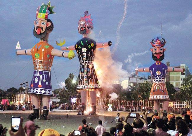 इन 10 जगहों पर रावण दहन नहीं, पूजन होता है...