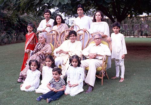 अमिताभ बच्‍चन को जन्मदिन की बधाई, देखें Unseen तस्वीरें...