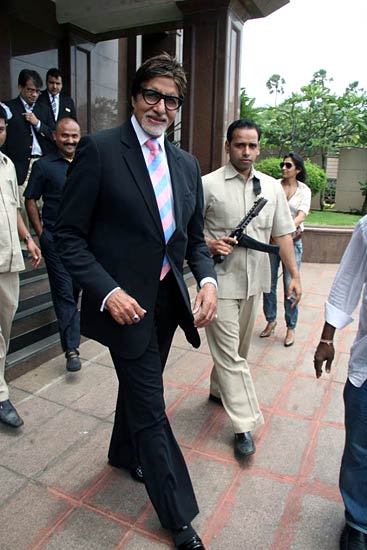 अमिताभ बच्‍चन को जन्मदिन की बधाई, देखें Unseen तस्वीरें...