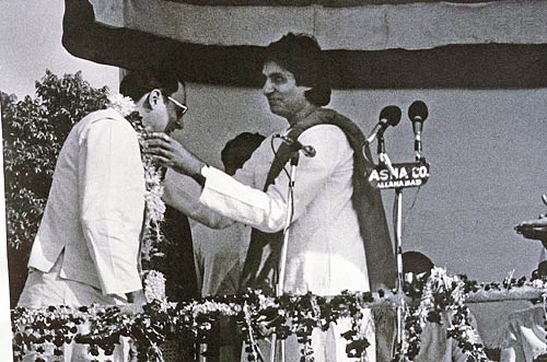 अमिताभ बच्‍चन को जन्मदिन की बधाई, देखें Unseen तस्वीरें...