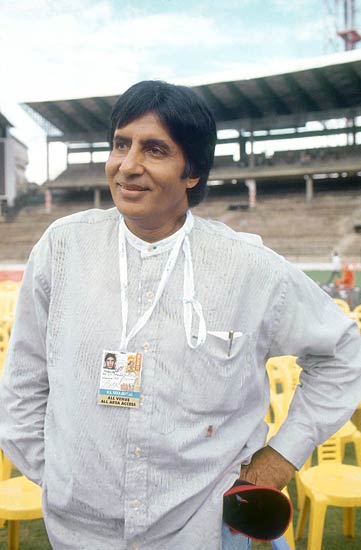 अमिताभ बच्‍चन को जन्मदिन की बधाई, देखें Unseen तस्वीरें...