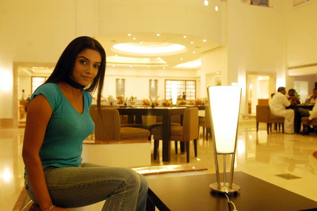 'गजनी' गर्ल असिन थोट्टूमकल को Happy Birthday...