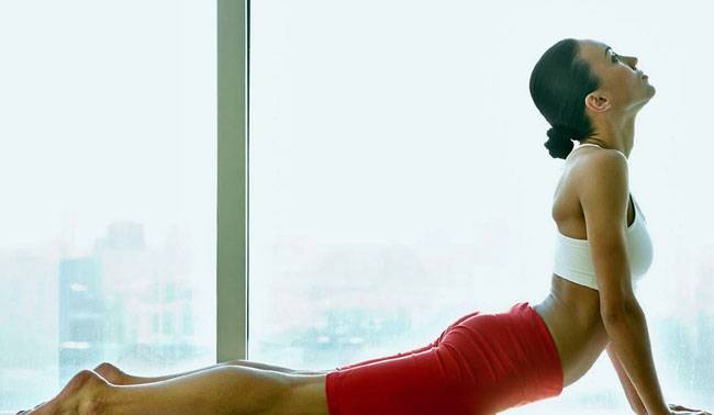 सूर्य नमस्कार करते हैं तो जरा ध्यान दें...