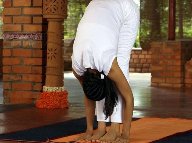 सूर्य नमस्कार करते हैं तो जरा ध्यान दें...