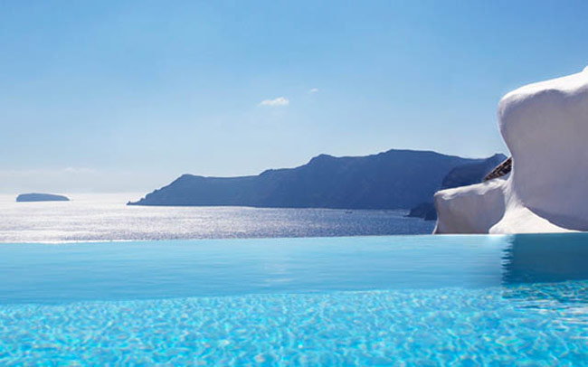दुनिया के सबसे खूबसूरत स्व‌िम‌‌िंग पूल