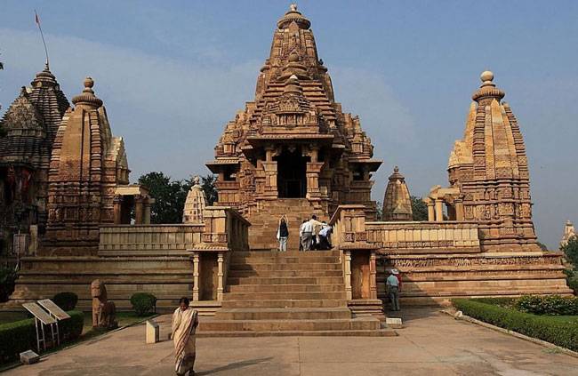 इस मंदिर में होती है मां के शक्ति रूप की पूजा...