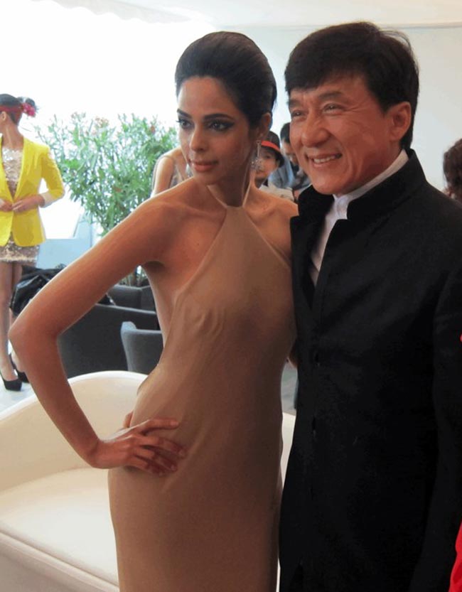 देखें, बर्थ डे पर मल्लिका सेहरावत की अनदेखी तस्‍वीरें...