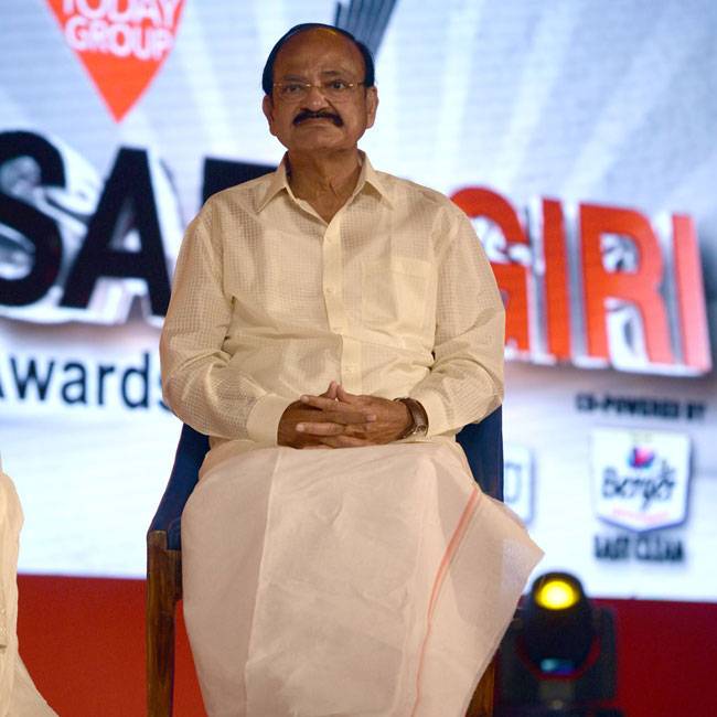 ऐश्वर्या-वेंकैया के साथ 'सफाईगीरी'!