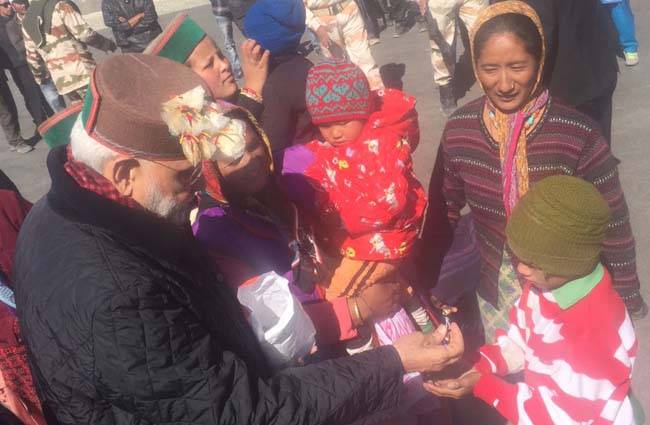 सीमा पर जवानों के साथ पीएम मोदी की दिवाली