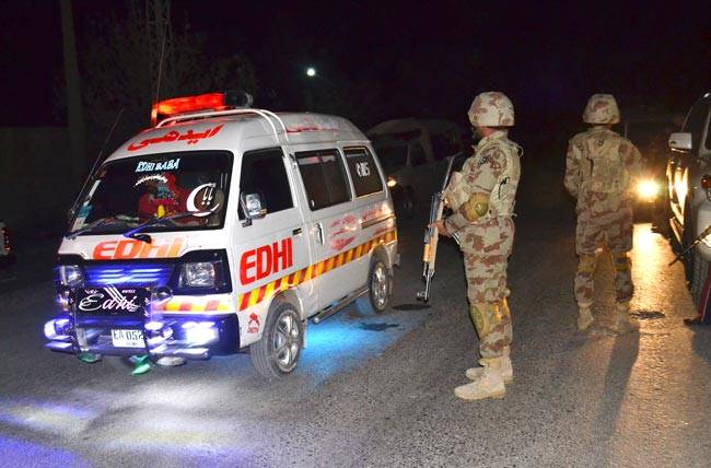 PAK: पुलिस ट्रेनिंग सेंटर में आतंकियों ने आधी रात को मचाई तबाही