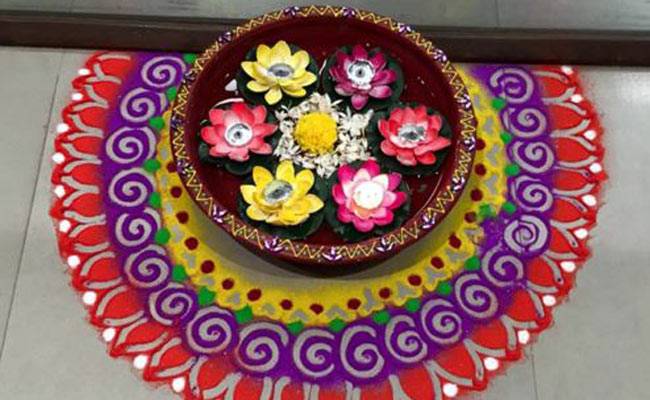 दिवाली पर इन 6 तरीकों से बनाएं सुंदर रंगोली...