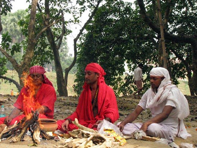 दूर्गा पूजा के लिए मशहूर बंगाल की झूमने वाली 9 जगहें...