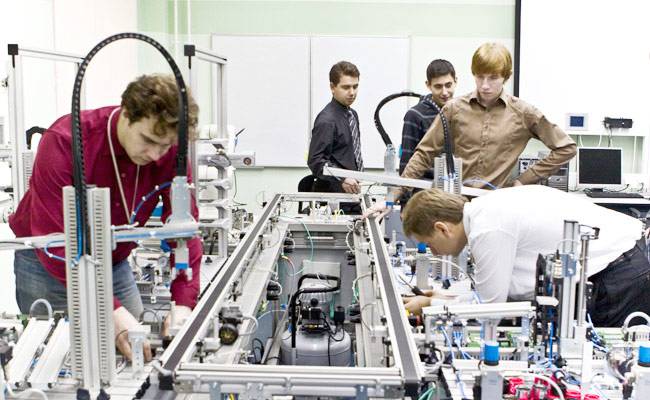 डॉक्‍टर, इंजीनियर ही नहीं इन 10 करियर ऑप्‍शन में है भरपूर कमाई