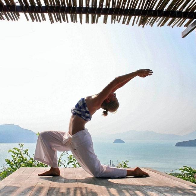 सूर्य नमस्कार करते हैं तो जरा ध्यान दें...