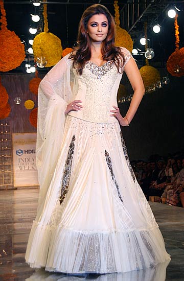 देखें ऐश्‍वर्या राय बच्‍चन की अनदेखी तस्‍वीरें