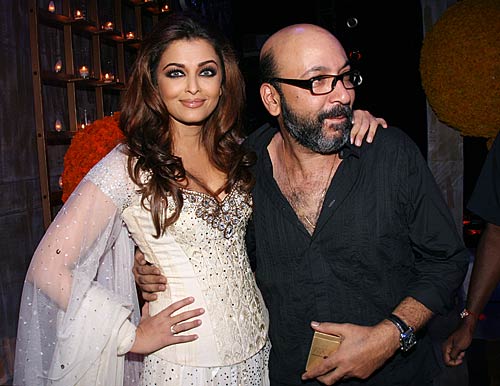 देखें ऐश्‍वर्या राय बच्‍चन की अनदेखी तस्‍वीरें