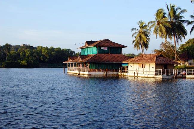 ये हैं दुनिया के 10 बेहतरीन Floating Restaurant