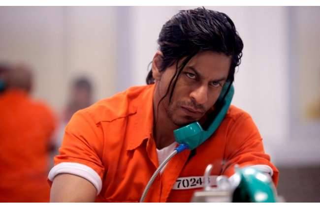 'फौजी' से 'रईस' तक, कितना बदल गया शाहरुख का चेहरा...