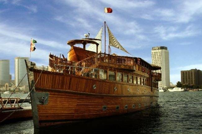 ये हैं दुनिया के 10 बेहतरीन Floating Restaurant