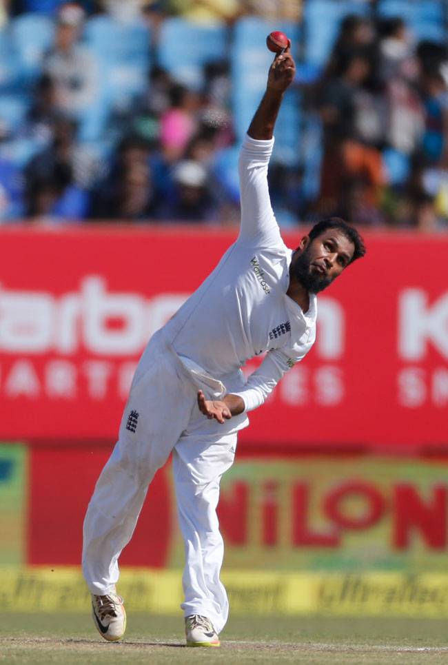 राजकोट टेस्ट का चौथा दिन, इंग्लैंड ने बनाई 163 रन के बढ़त