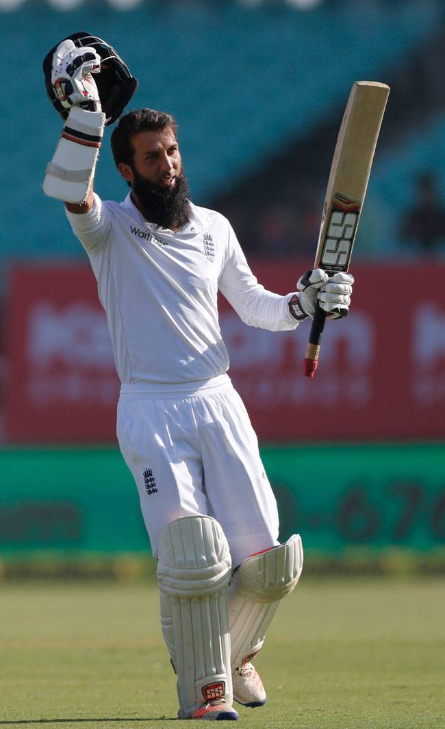 राजकोट में इंग्लैंड ने खड़ा किया रनों का पहाड़, भारत की भी सधी शुरुआत