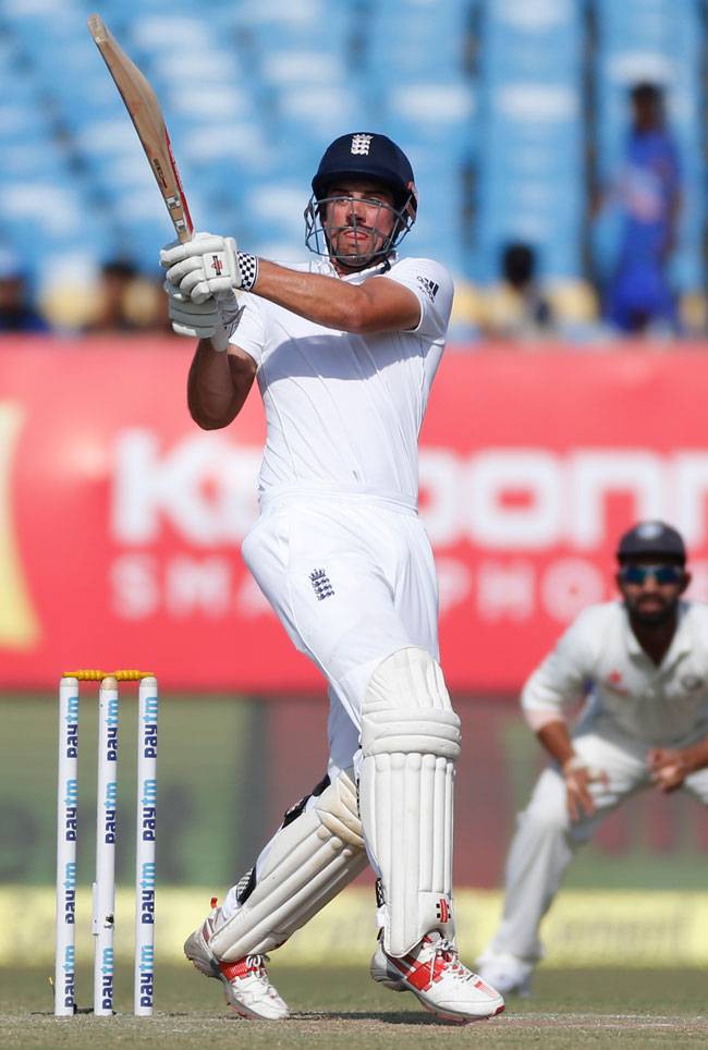 राजकोट टेस्ट का चौथा दिन, इंग्लैंड ने बनाई 163 रन के बढ़त