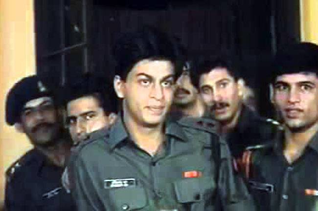 'फौजी' से 'रईस' तक, कितना बदल गया शाहरुख का चेहरा...