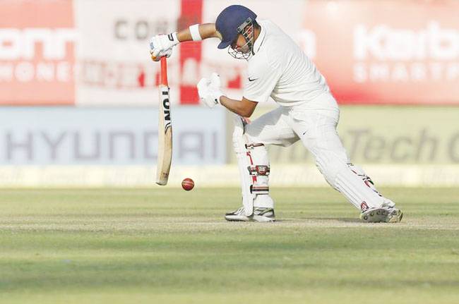 राजकोट टेस्ट मैच ड्रॉ, कप्तान कोहली ने फील्डरों को लताड़ा