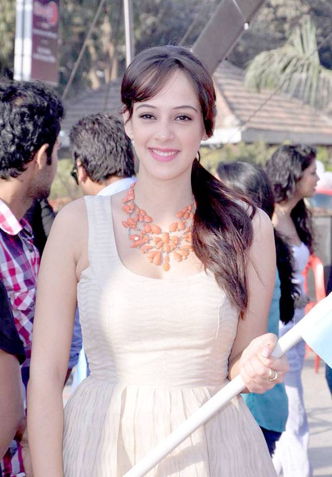 कौन है हेजल जिसके प्यार में युवराज हुए क्लीन बोल्ड...