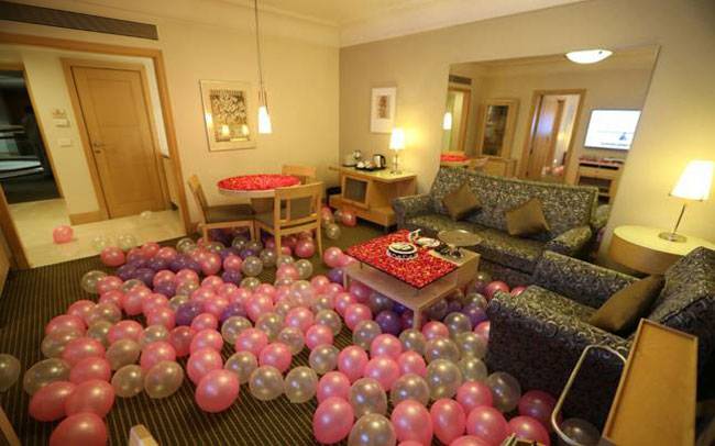 विराट कोहली ने 28वां बर्थडे अनुष्का संग किया सेलिब्रेट