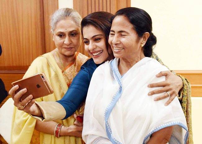 कोलकाता इंटरनेशनल फिल्म फेस्टिवल के लॉन्च पर अमिताभ बच्चन, शाहरुख और काजोल